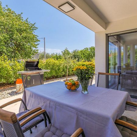 Holiday Home Villa Essea By Interhome Kanfanar Exteriör bild